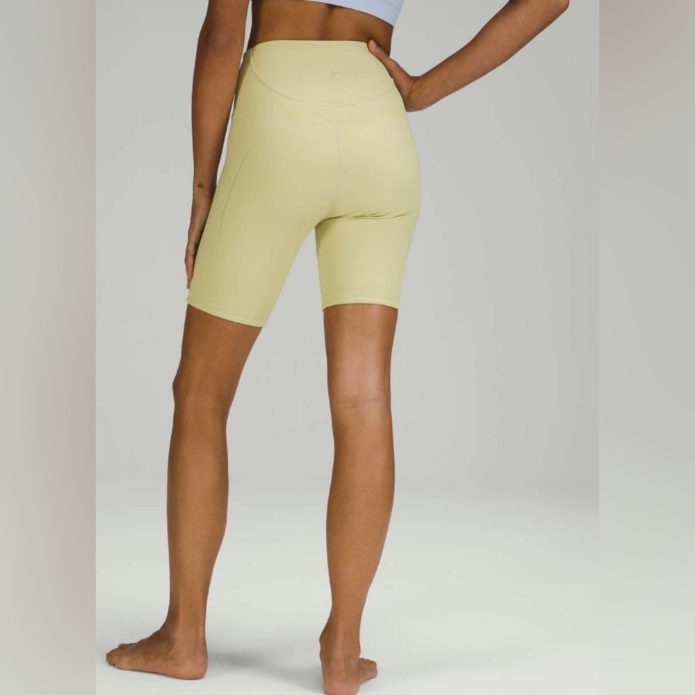 Lululemon Ribbed Contour HR Short 8”